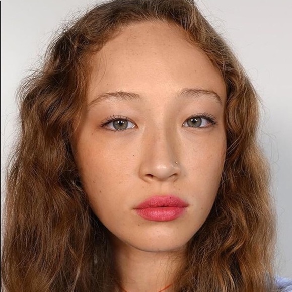 1 LEFT HOST PICK NEW Glossier Crush Gen G Lipstick - Picture 3 of 6